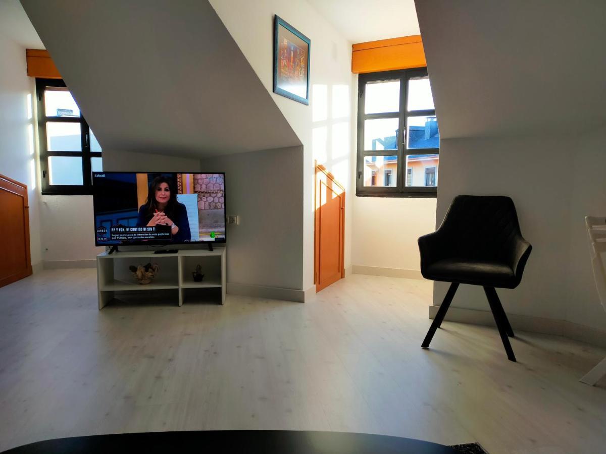 Apartamento En El Casco Antiguo De Ponferrada Buitenkant foto